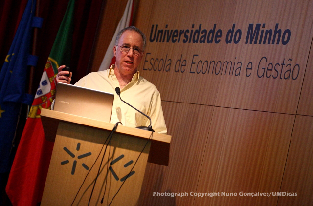 Thumbnail da galeria Prémio Nobel da Economia visita a EEG